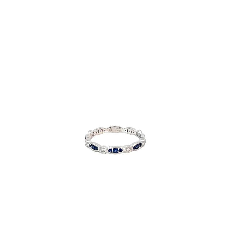 18 Karat White Gold Diamond Sapphire Ring