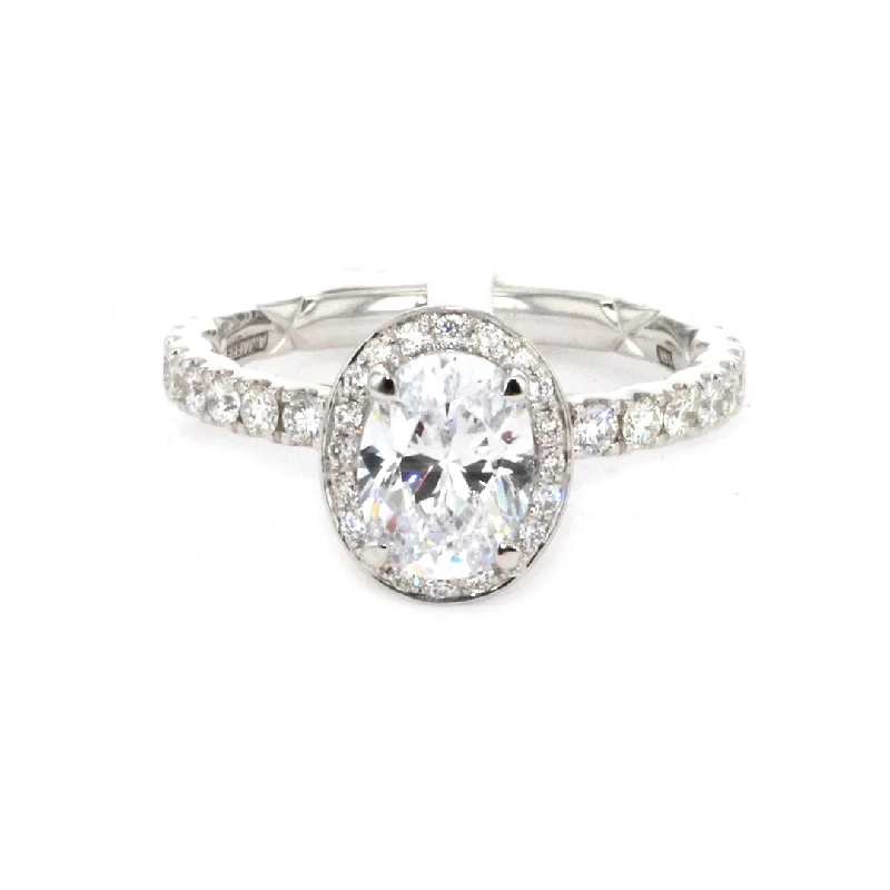 0.85 ctw Diamond Halo Engagement Ring