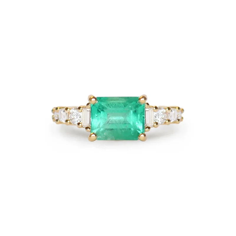 Colombian Emerald Nouveau Ring