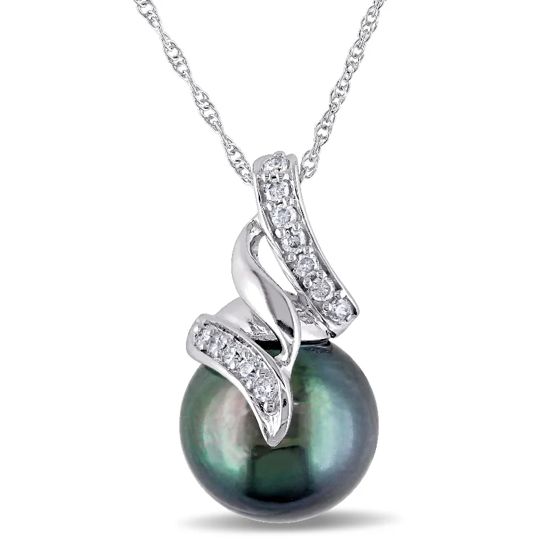 Mimi & Max 9.5-10mm Black Tahitian Cultured Pearl and 1/10ct TW Diamond Necklace in 10k White Gold