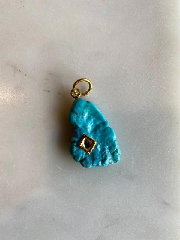 Pendant With Center Diamond In Turquoise