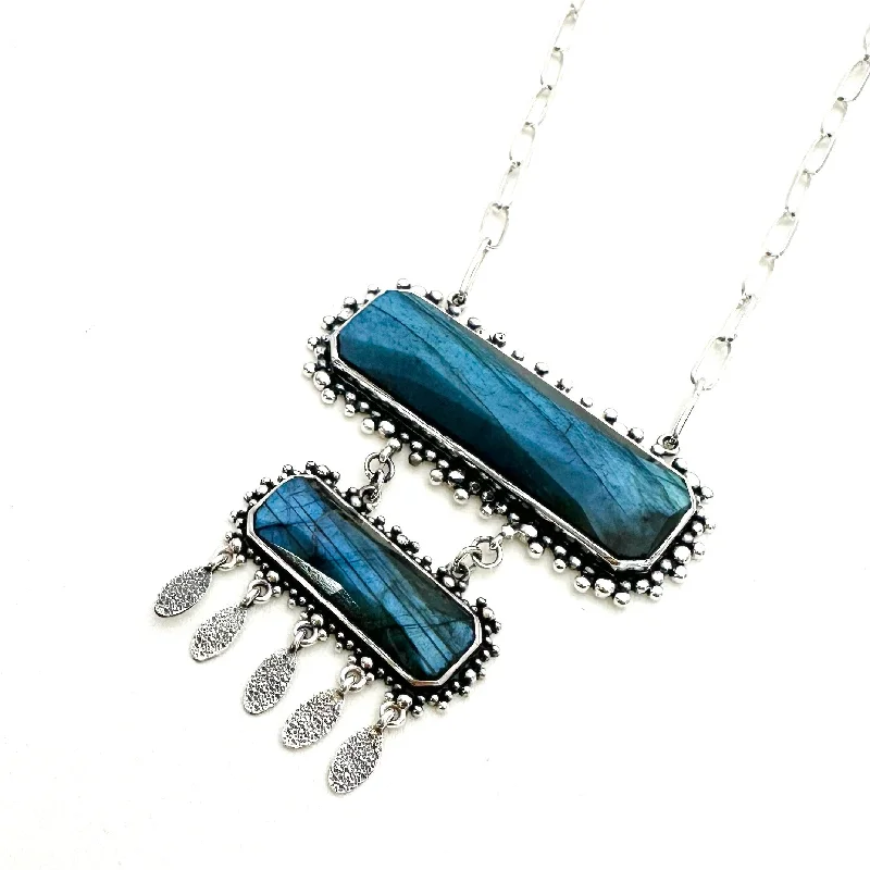 Trendy Minimalist Jewelry For Everyday Wear Brilliant Baguettes 2 Stone Necklace- Labradorite Trendy Minimalist Jewelry For Everyday Wear Brilliant Baguettes 2 Stone Necklace- Labradorite